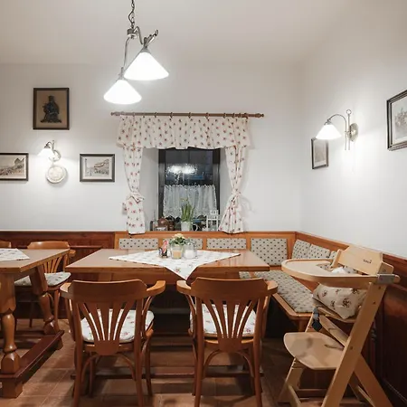 Farma U Mauritzu, 42, Stozec, 38444, Czech Republic Affittacamere 3*