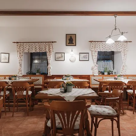 Farma U Mauritzu Гостевой дом 3*
